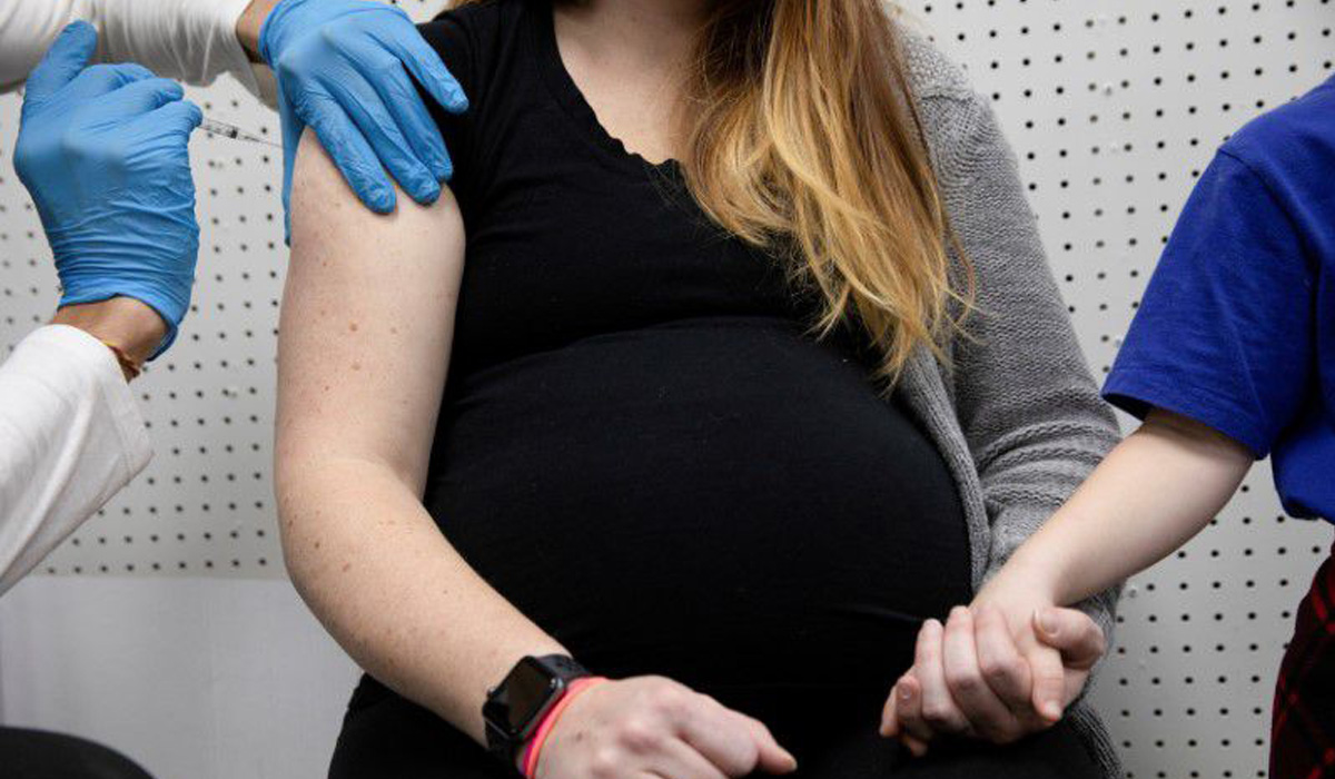 CDC recommends pregnant women get COVID-19 vaccine